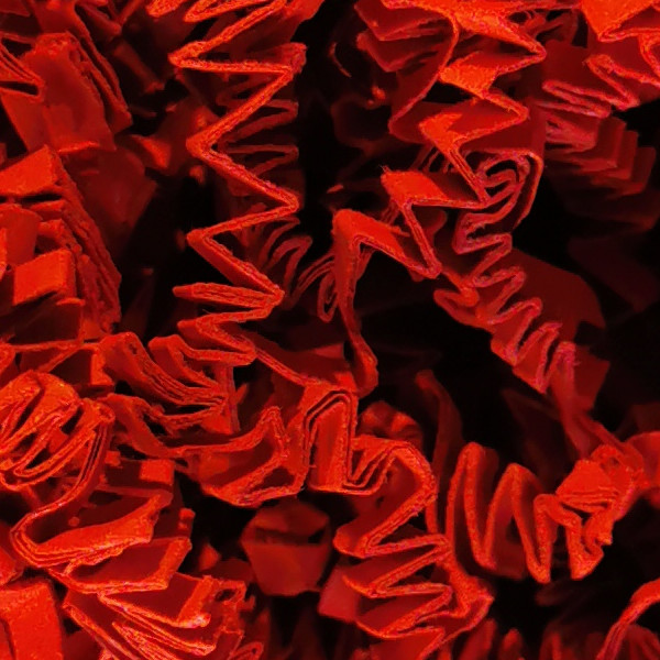 Seedgirls - rote Papierschnipsel als Basis für die Herstellung von SeedPops